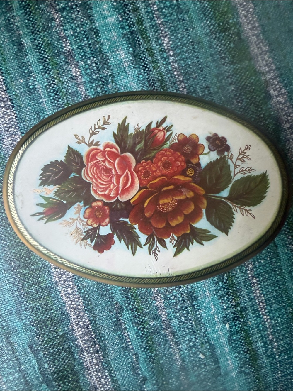 Vintage Floral Oval Meister Tin - Cream with Roses - Picture 6 of 11